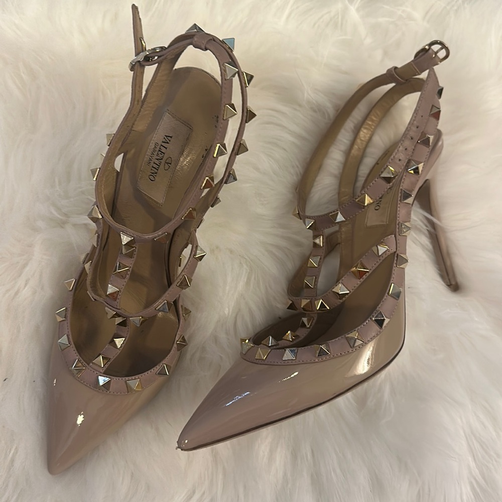 Valentino Rockstud Cage Pump